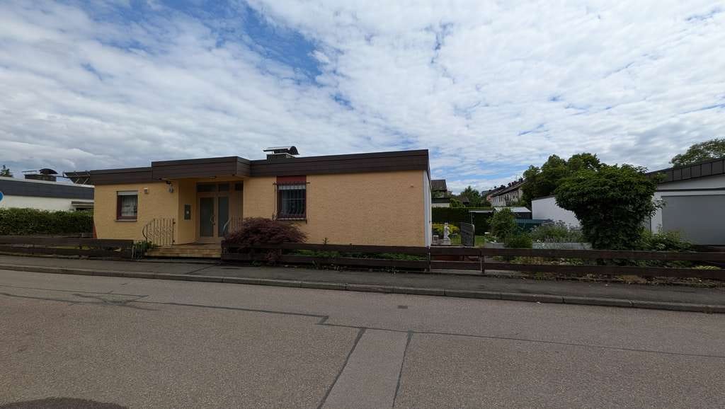 Immobilie in Mutlangen - Wohnen mit Charakter: Geräumiger Bungalow in Mutlangen - Bild 0