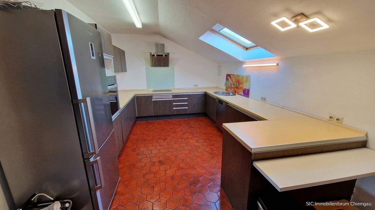 Immobilie in Traunstein - Großzügige 6 Zi.- Dachterrassenwohnung mit Bergpanoramablick in Traunstein-Haslach! - Bild 3