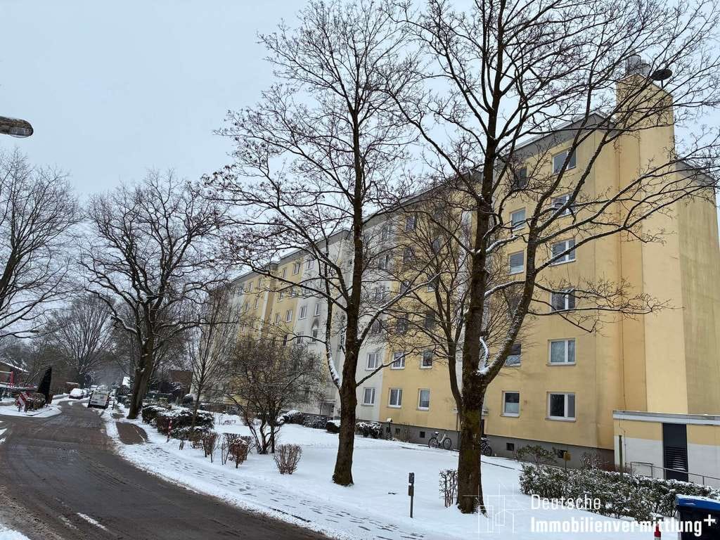 Immobilie in Ammersbek - Neue Elektrik, neue Fenster - dieses kleine Schmuckstück wartet auf Sie - Bild 0