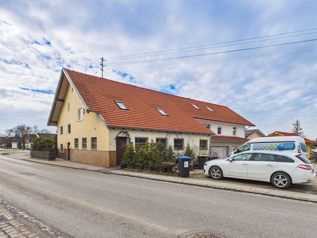 Immobilie in Rott - Sanierungsprojekt in Rott: Bauernhaus mit ca. 170 m² Ausbaureserve - Bild 1