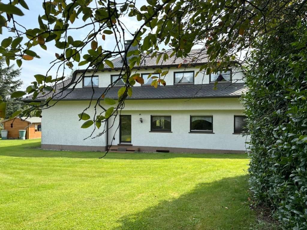 Immobilie in Bleialf - **Großzügiges Familiendomizil mit Einliegerwohnung und viel Potenzial, in der Eifel** - Bild 0