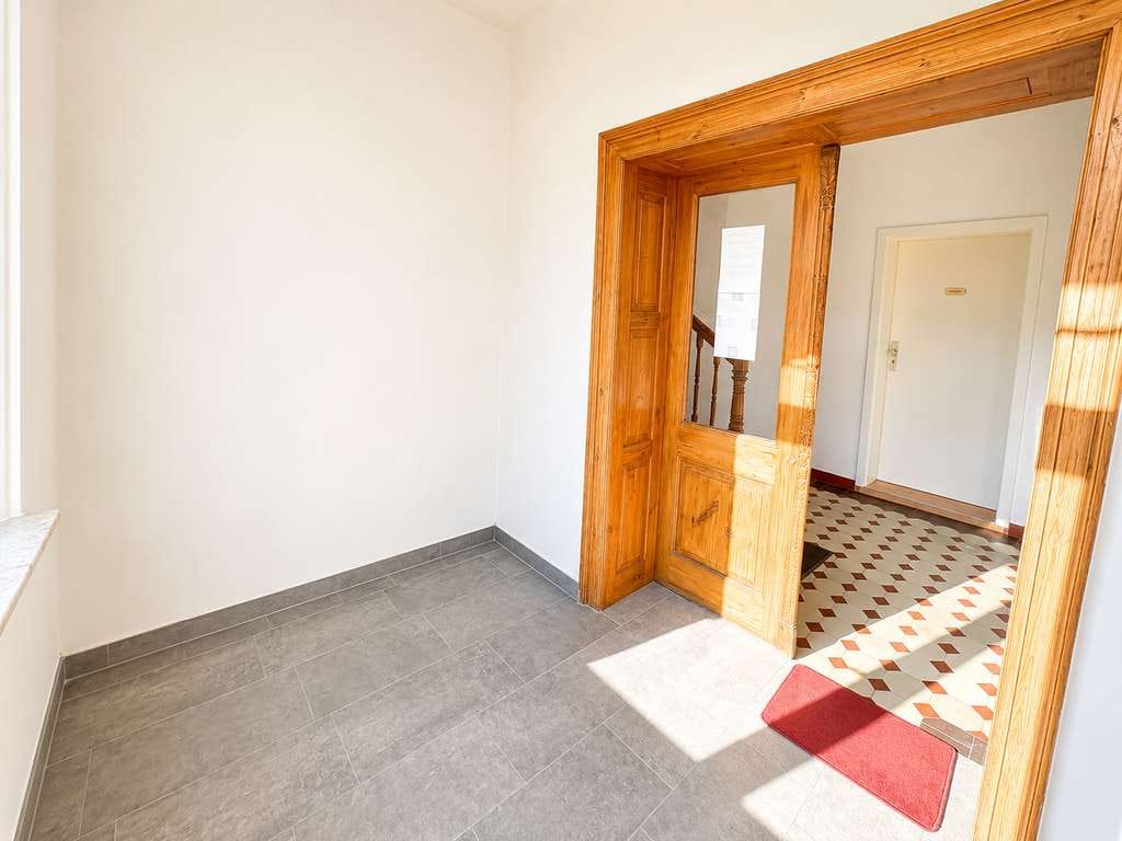 Immobilie in Weida - Geräumiger Wohntraum in Weida - 3-Raum  Wohnung mit Kamin und Einbauküche - Bild 2