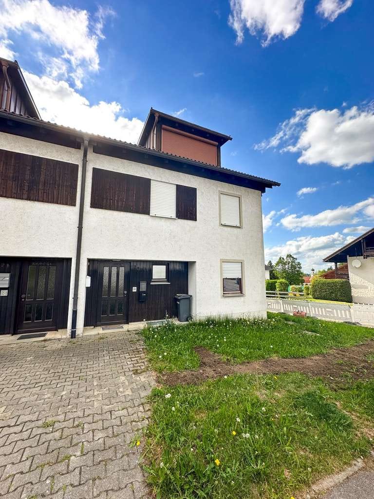Immobilie in Weiler-Simmerberg - Tolle Gartenwohnung mit Hauscharakter und ca. 240 m² Grundstück zur Alleinnutzung - Bild 0