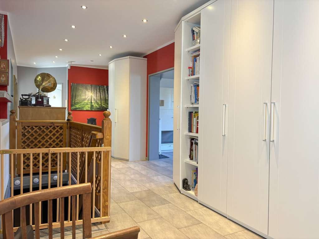 Immobilie in Georgsmarienhütte - Ihr privates Reich auf zwei Ebenen: Großzügige Maisonettewohnung mit Gartenoase und Partyhütte - Bild 0