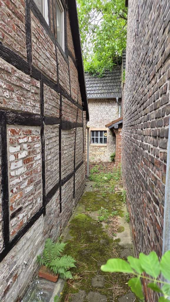 Immobilie in Monheim am Rhein - Projekt zum Anpacken: Historisches Altstadthaus in Monheim am Rhein - Bild 1
