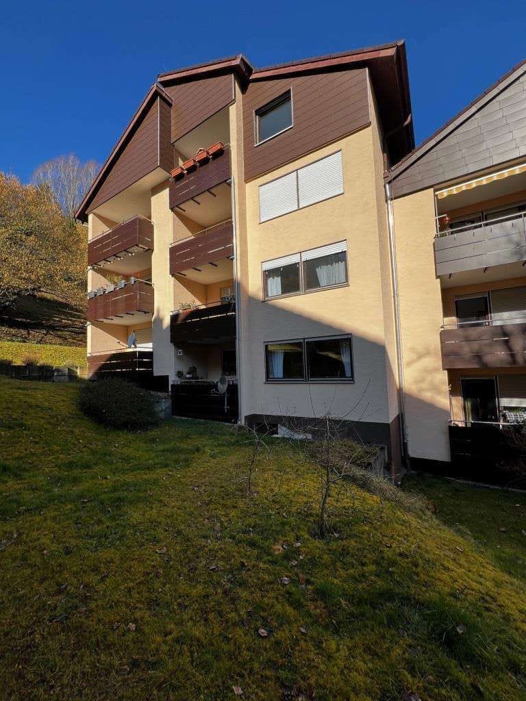 Immobilie in Unterreichenbach - Unterreichenbach - beste Ortsrandlage! Sonnige 2-Zimmer-ETW mit Balkon, Kellerraum und Stellplatz! - Bild 0