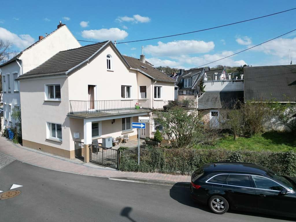 Immobilie in Rheinbreitbach - Charmantes Einfamilienhaus mit großem Potenzial in Rheinbreitbach – Nähe Bonn - Bild 0