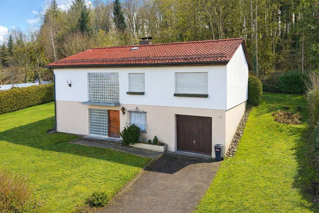 Immobilie in Arberg - Gepflegtes Einfamilienhaus in ruhiger Naturlage mit unverbaubarem Weitblick - Bild 1