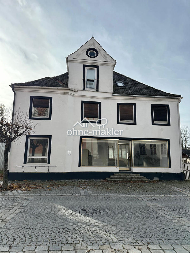 Immobilie in Gangkofen - Zentrales Wohn- und Geschäftsgebäude mit Gewerbehalle und PV-Anlage - Bild 0
