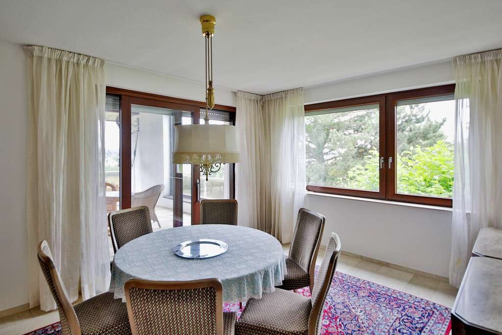 Immobilie in Wurmberg - Stilvolles Wohnen in Aussichtslage – Großzügiges Einfamilienhaus in den Weingärten von Wurmberg - Bild 3