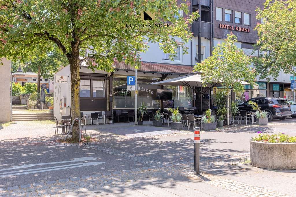 Immobilie in Bietigheim-Bissingen - Alles unter einem Dach - Dieses Paket überzeugt
Unten zufriedene Gäste - Oben Ruhe und Aussicht - Bild 1