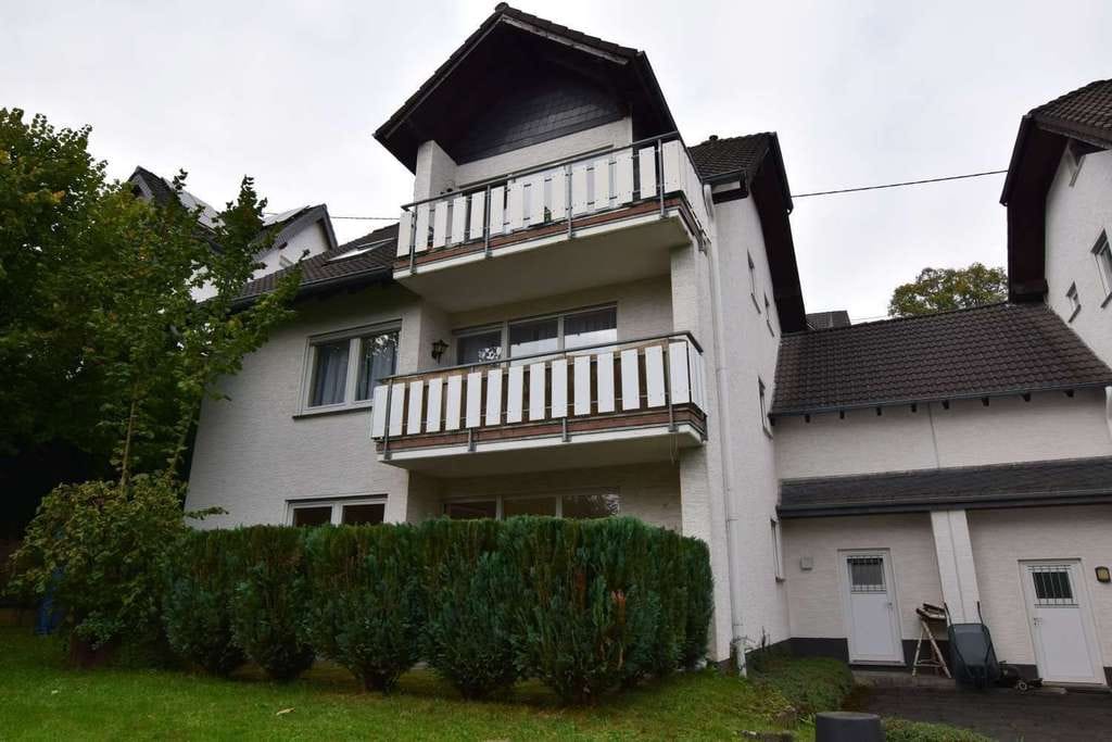 Immobilie in Bergneustadt - Wohnvergnügen mit Sonnenterrasse sieht so aus! Neu im Angebot! - Bild 1
