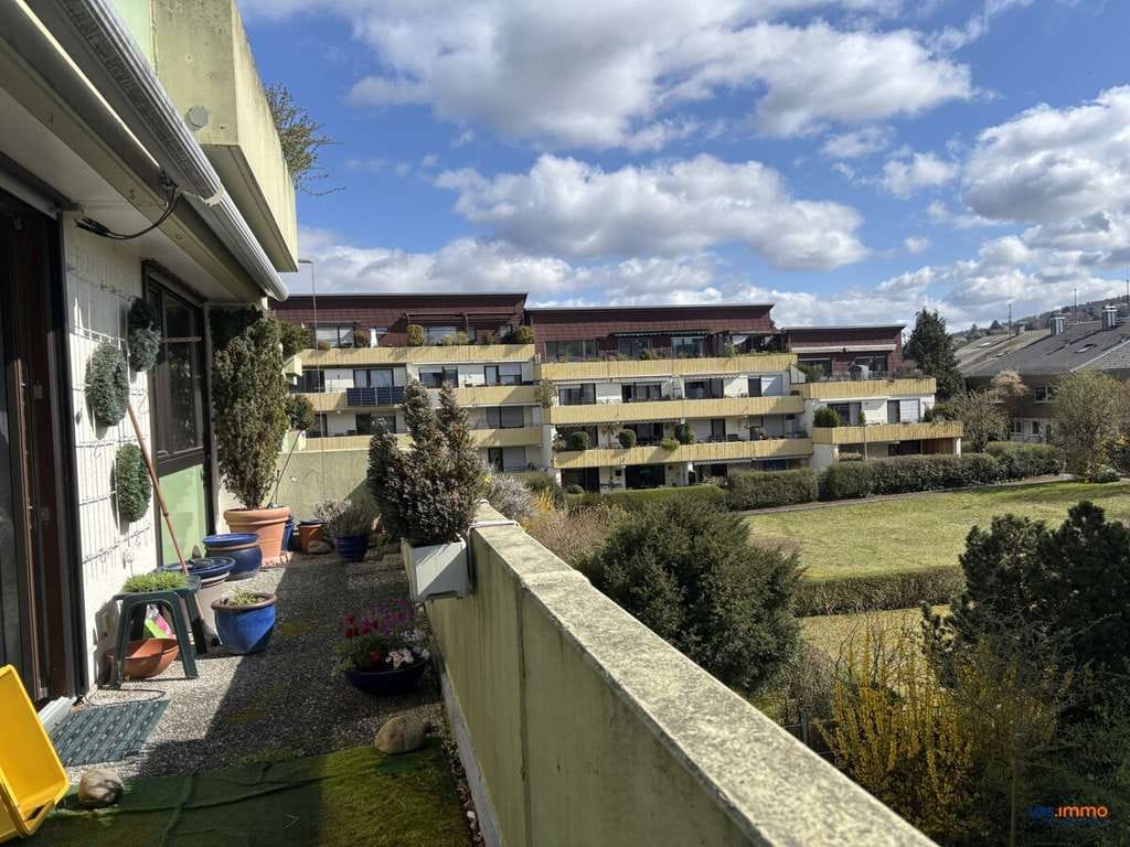 Immobilie in Kernen im Remstal - Familien aufgepasst! Große 4-Zi.-Wohnung mit Aussicht in Kernen-Stetten - Bild 1