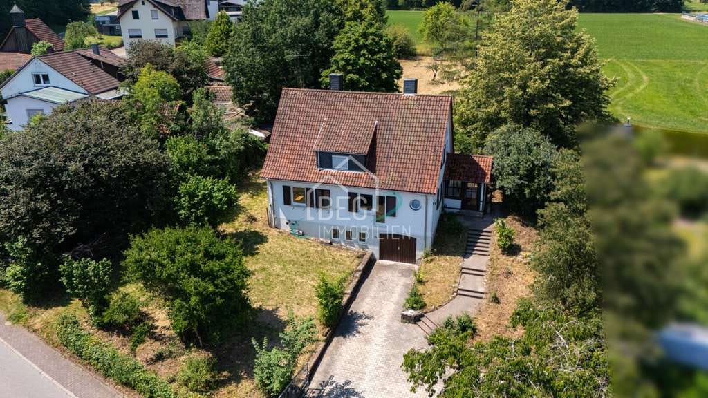 Immobilie in Waldenburg - Wohnen mit Freiraum – Einfamilienhaus auf über 2.500 m² Grundstück - Bild 2