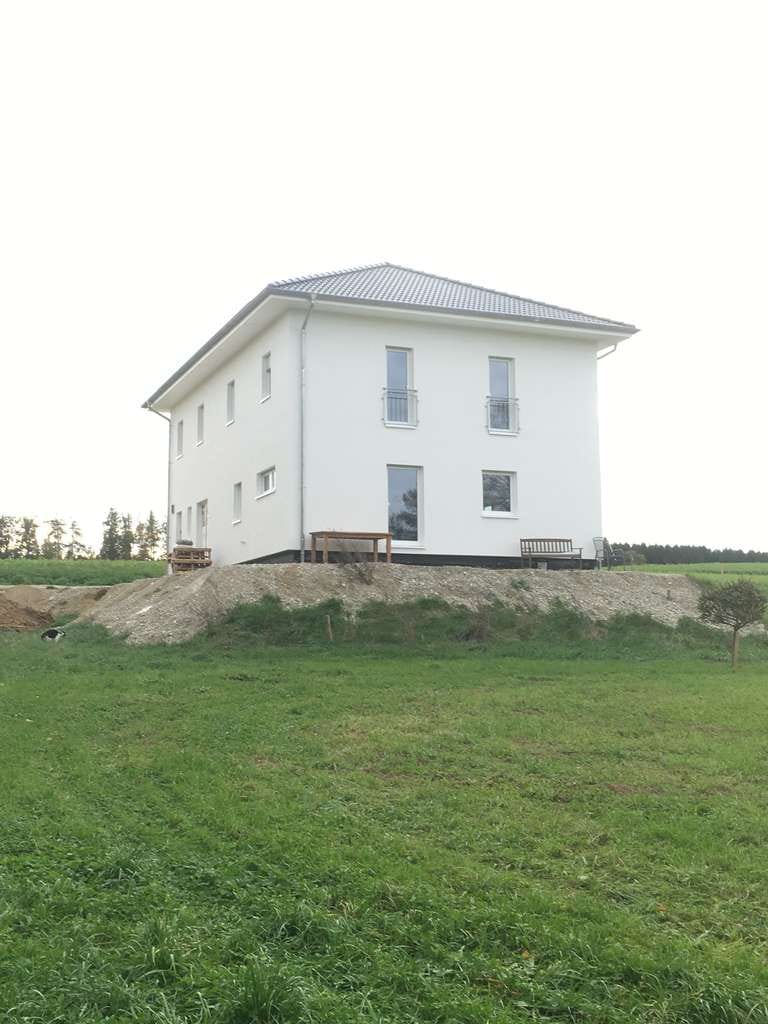 Immobilie in Egglkofen - Neuwertiges Einfamilienhaus in Egglkofen        - Bild 0