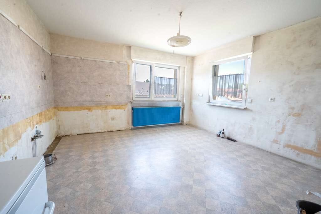 Immobilie in Epfenbach - Einfamilienhaus mit Nebengebäude und separatem Bauplatz auf knapp 1.400 m² in Epfenbach - Bild 2