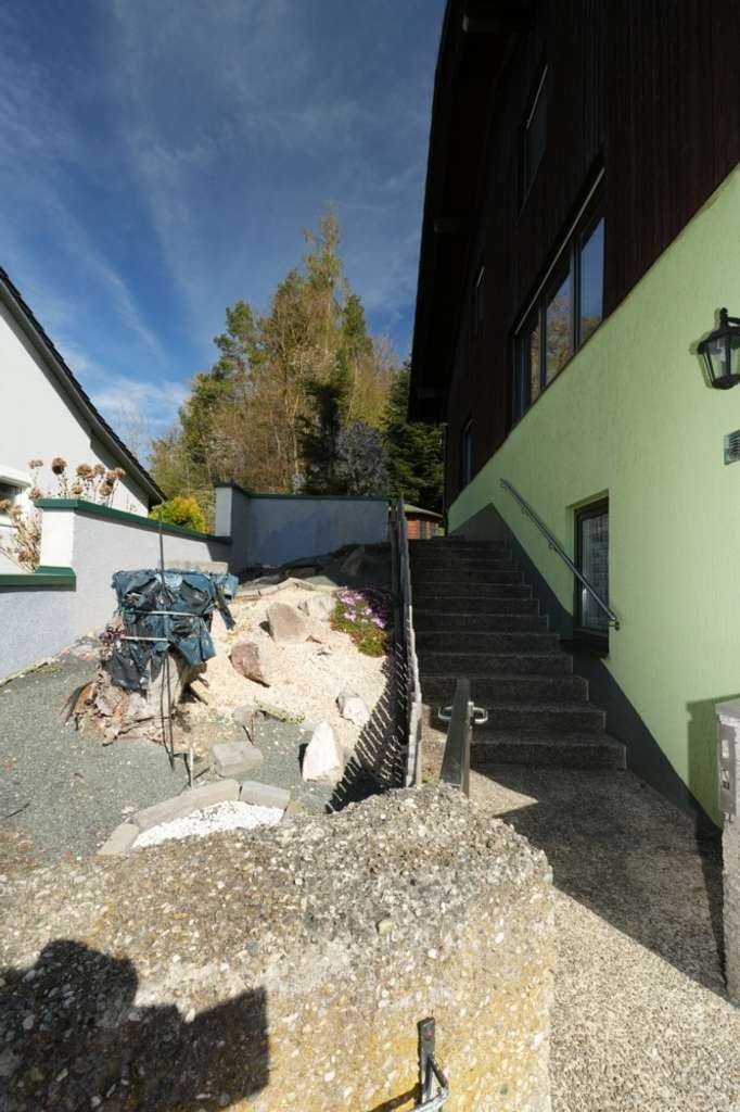 Immobilie in Reut - Schönes Wohnhaus in ruhiger Siedlungslage und großem Grundstück - 781 - Bild 3