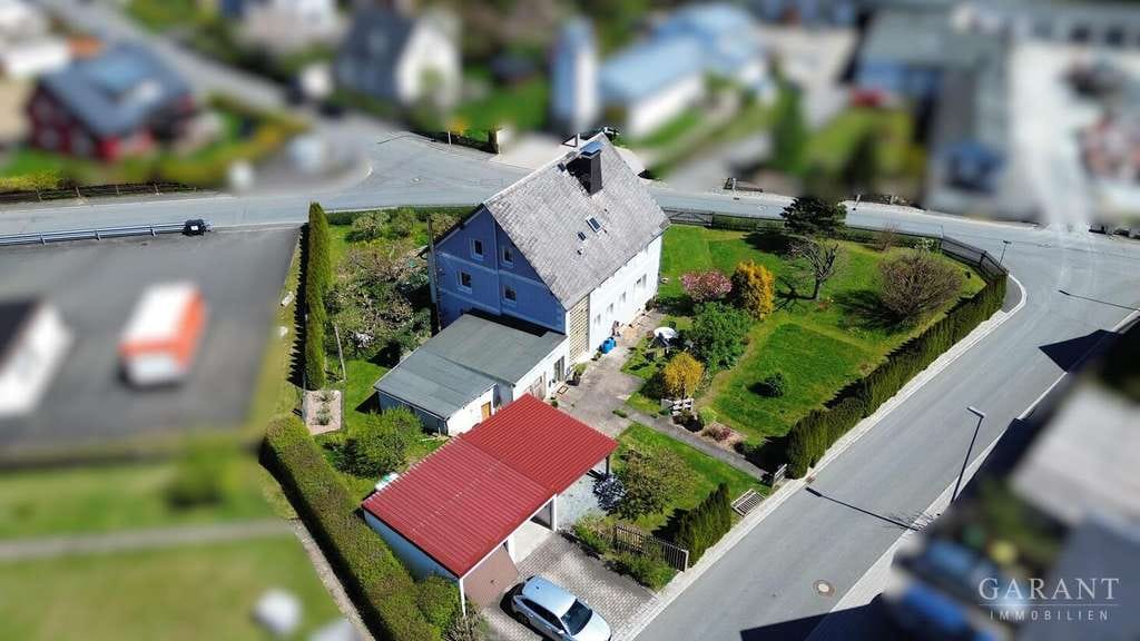 Immobilie in Konradsreuth - Vielseitiges Zweifamilienhaus mit großem Grundstück in ruhiger Lage von Konradsreuth - Bild 1