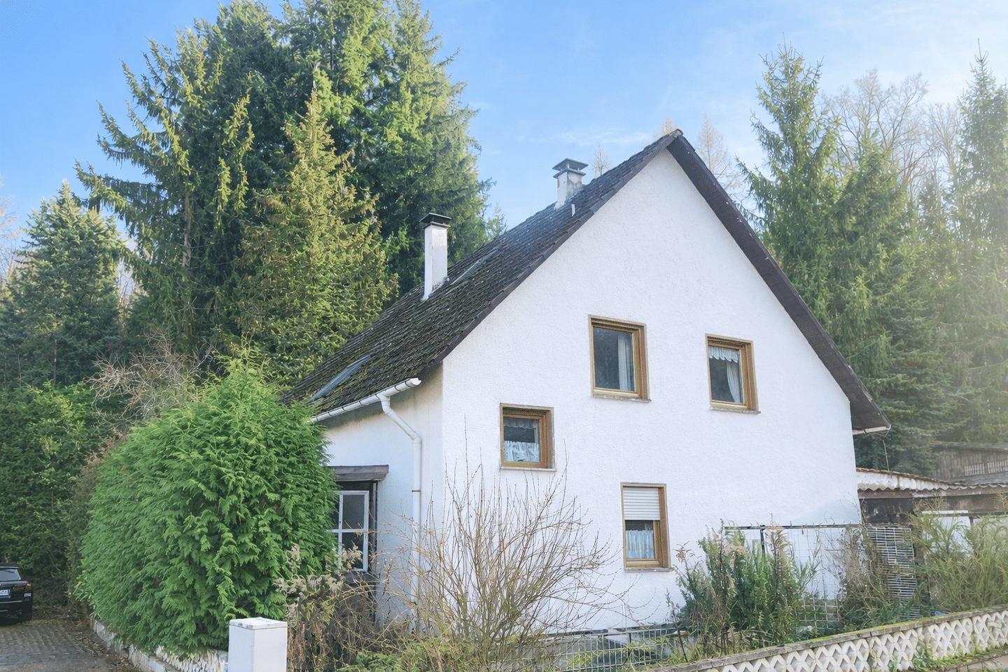 Immobilie in Kusel - Grundsolides Einfamilienhaus in ruhiger Stadtrandlage von Kusel - Bild 1