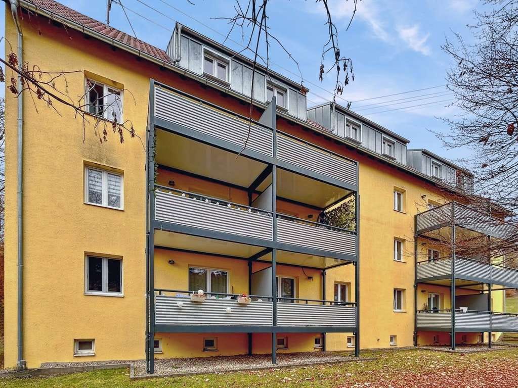 Immobilie in Königsbronn - Sanierte 2-Zimmer-Wohnung in Königsbronn mit Einbauküche, Balkon und Stellplatz - Bild 0