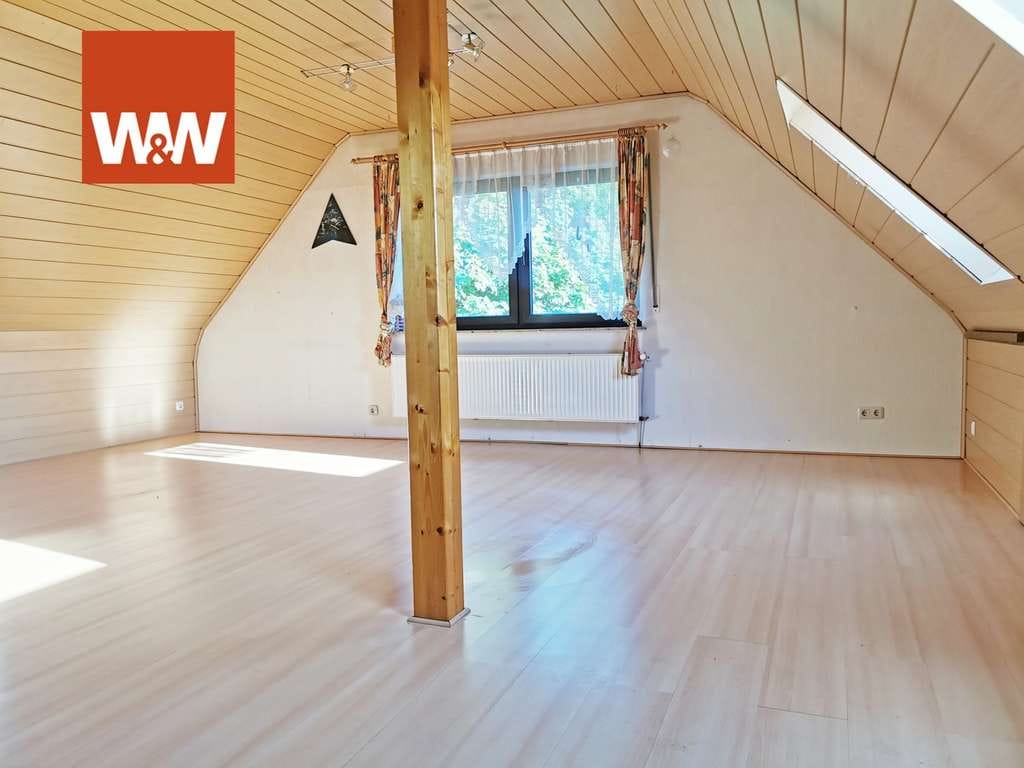 Immobilie in Wilnsdorf - ***Ein/Zweifamilienhaus in ruhiger Naturlage mit herrlicher Aussicht!*** - Bild 4