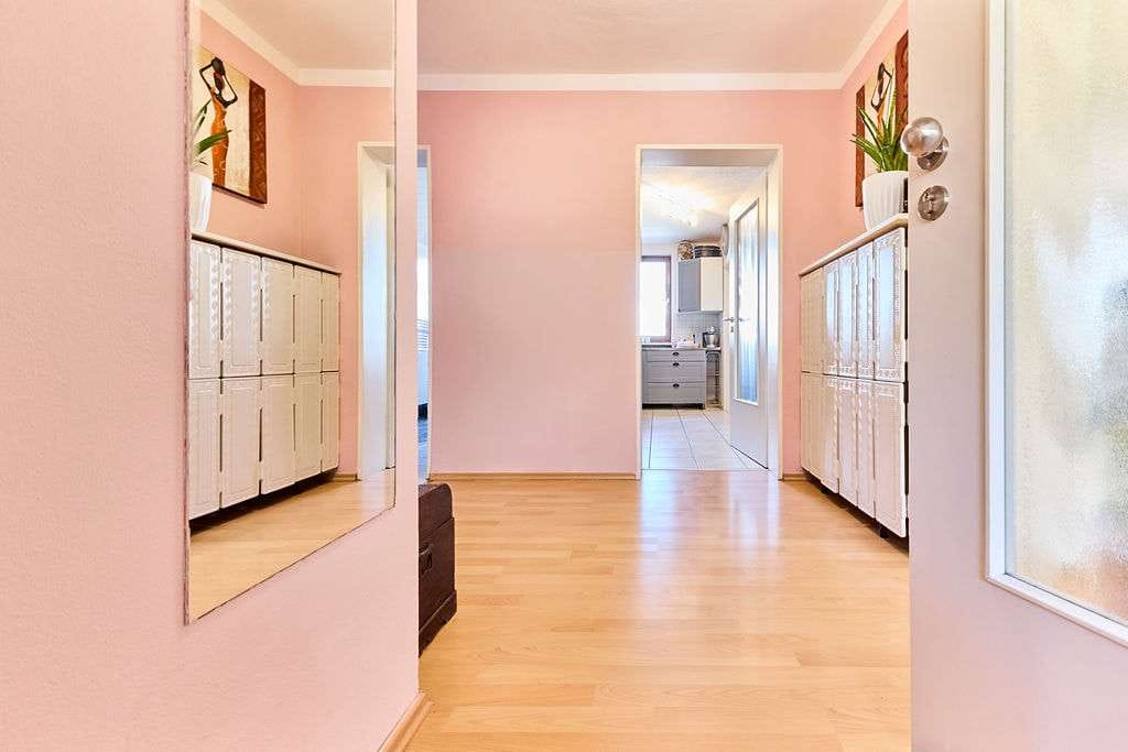 Immobilie in Windach - Ihr neues Zuhause: Stilvolle Erdgeschosswohnung mit viel Platz und Wohlfühlambiente - Bild 2