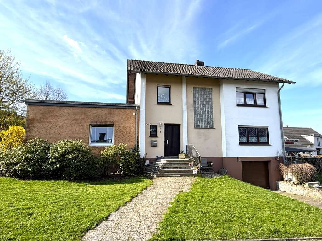Immobilie in Marsberg - *** Schönes Einfamilienhaus mit separater Wohnung in Marsberg - Meerhof*** - Bild 0