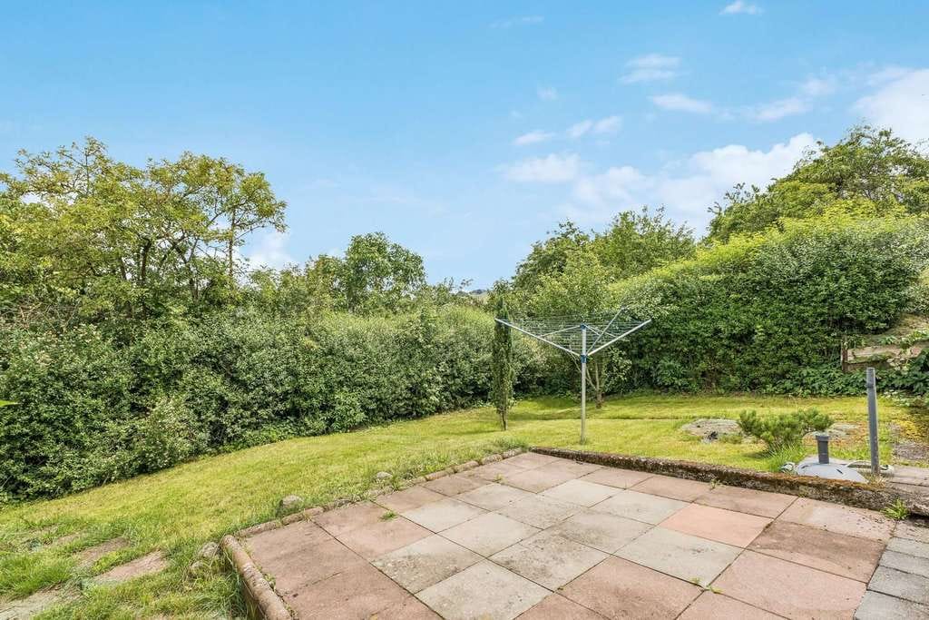 Immobilie in Mücke - Großzügiges Einfamilienhaus mit Einliegeroption und Garten in idyllischer Feldrandlage - Bild 2