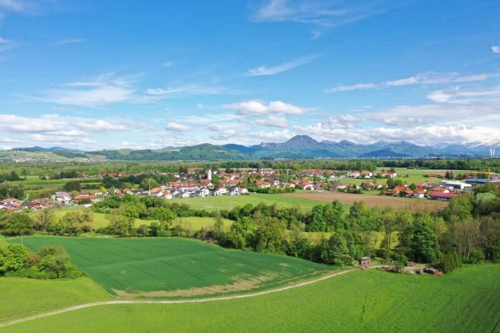 Immobilie in Saaldorf-Surheim - Wohlfühlen auf zwei Ebenen: 2-Zimmer-Maisonettewohnung Top 5 - Bild 2
