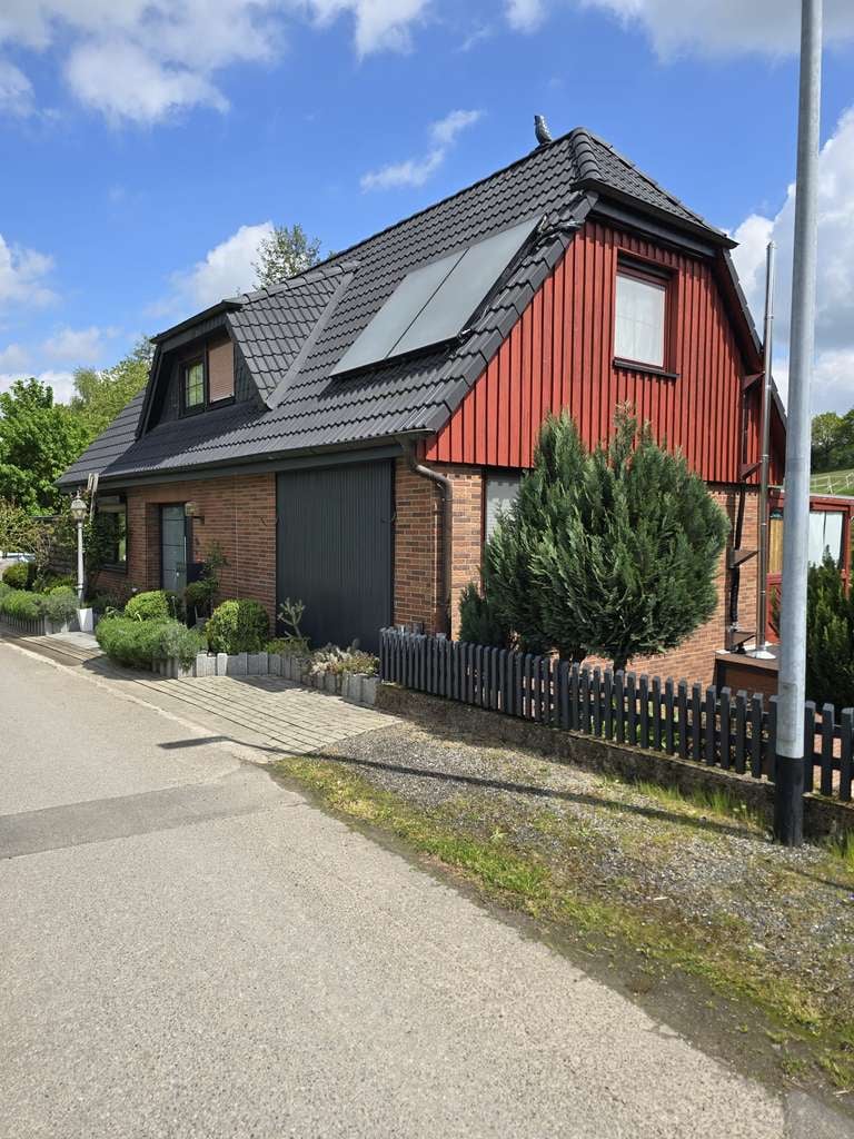 Immobilie in Uslar - EFH/bezugsfertig/Energiekl."B"/saniertes Dach/Sauna/Klimaanlage u.v.m. - Bild 2