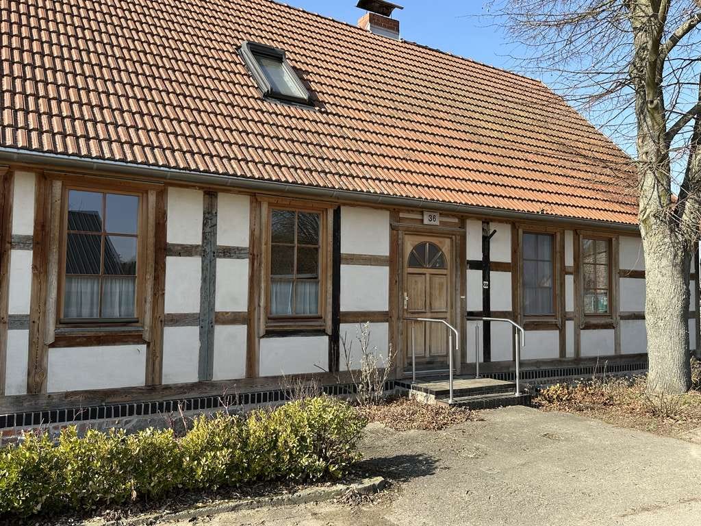 Immobilie in Casekow - NUR 1 STUNDE VON BERLIN ENTFERNT! Komplett saniertes Fachwerkhaus. - Bild 1