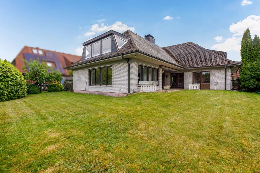 Immobilie in Westerrönfeld - Großzügigkeit trifft Kanallage – ein Zuhause mit Perspektive - Bild 3