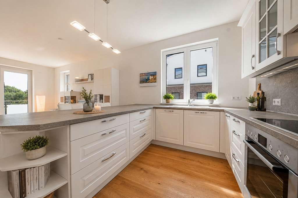 Immobilie in Klein Nordende - 3D VIRTUAL TOUR - Moderne  Wohnung mit Fahrstuhl und Carport in Klein Nordende - Bild 3