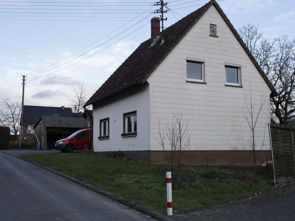 Immobilie in Pfaffenhofen an der Roth - Provisionsfrei! Einfamilienhaus mit Halle - Bild 0