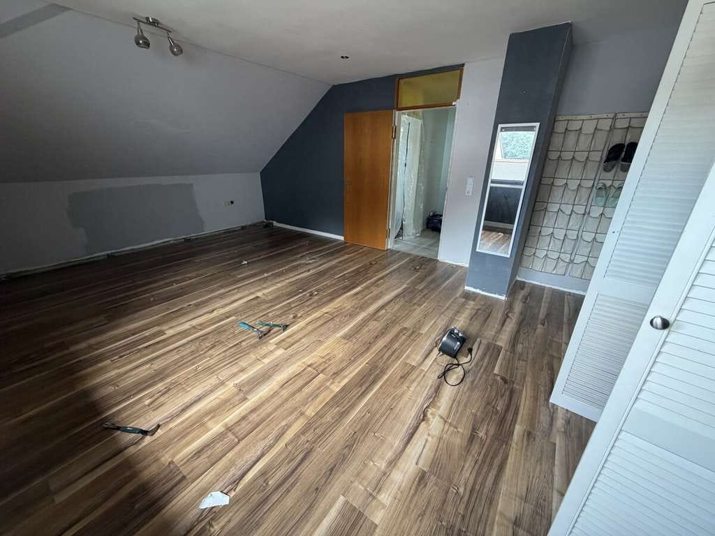 Immobilie in Großrosseln - Renovierungsbedürftiges Einfamilienhaus mit großem Grundstück in Großrosseln - Bild 4