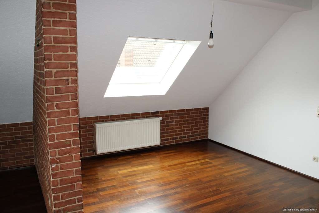 Immobilie in Liederbach - Schöne 2-Zimmer-Dachgeschosswohnung mit Stellplatz – Kapitalanlage in Liederbach - Bild 3