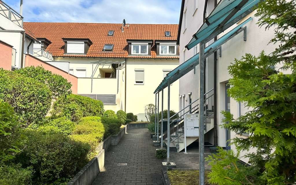 Immobilie in Löchgau - Bestnote !!! Energieeffizient, neuwertig und sofort beziehbar: Perfekter Grundriss in zentraler Lage - Bild 2