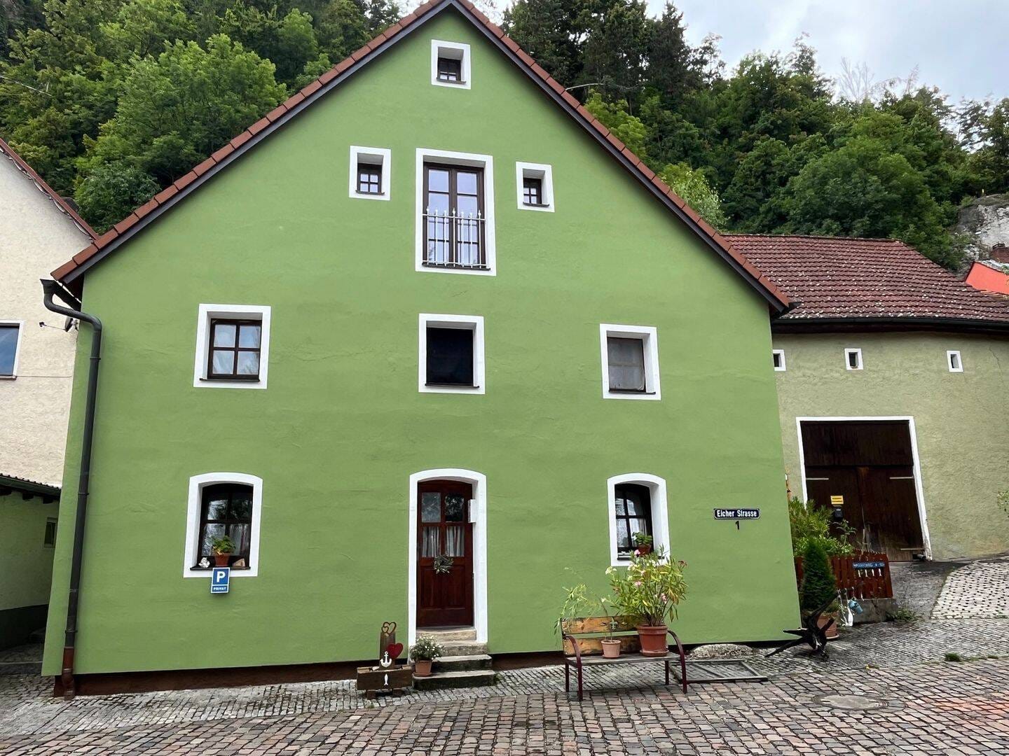 Immobilie in Kallmünz - Haus mit Traumblick auf die Naab mit 3 Wohnungen, ideal als KA - Bild 0
