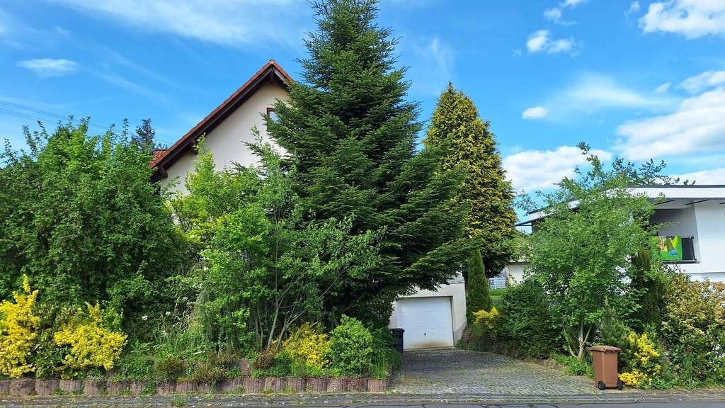 Immobilie in Seck - Individuelles 8 Zimmer Wohnhaus in ruhiger Lage mit Garten für die große Familie! - Bild 2