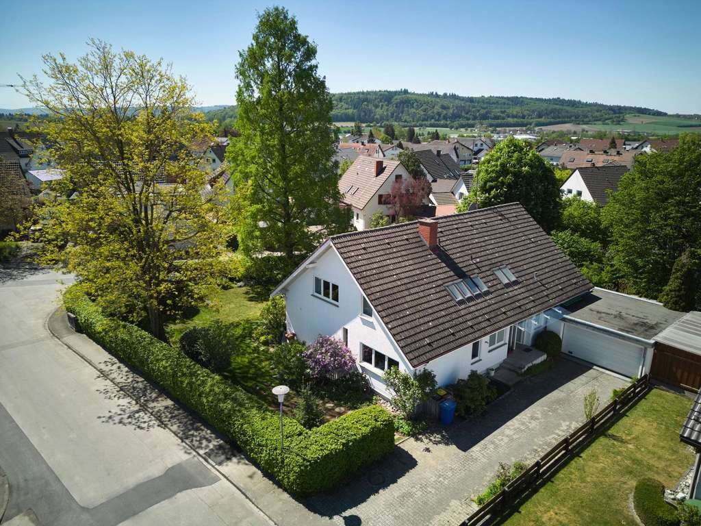 Immobilie in Hilzingen - Ein Zuhause für Generationen- Raumwunder mit traumhaftem Garten - Bild 0