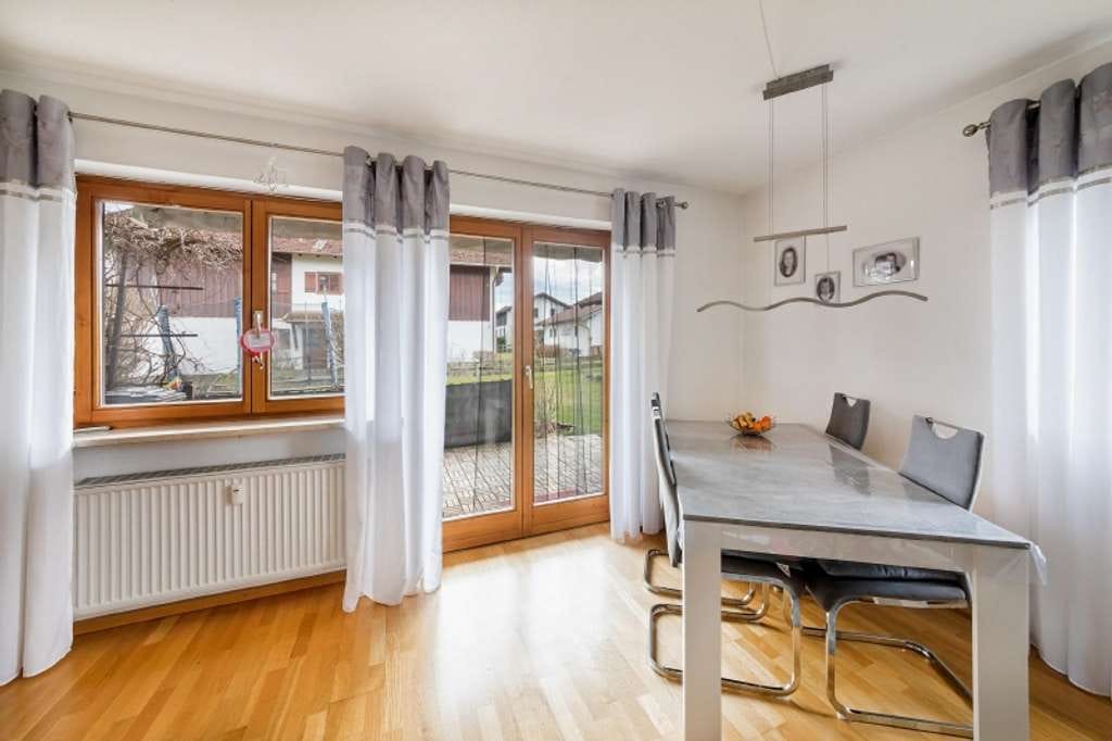Immobilie in Holzkirchen - Sonnige Südterrasse - Charmante 3-Zi-Garten-Wohnung - Bild 1