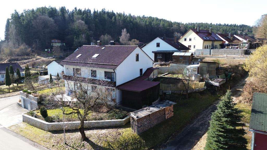 Immobilie in Deining - Großes Einfamilienhaus mit flexibler Nutzung, 
    Deining - Ortskern - Bild 2