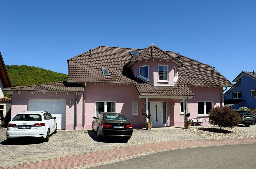 Immobilie in Erzenhausen - Ansprechendes Einfamilienhaus in schöner Wohngegend - Bild 0