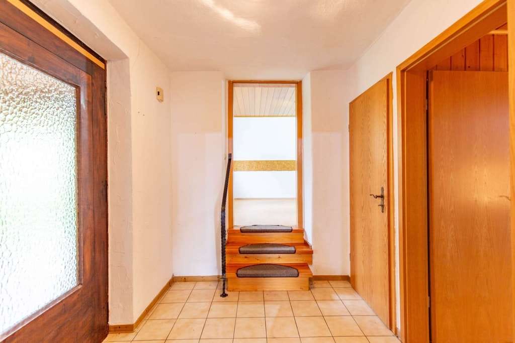 Immobilie in Mömbris - 🏡 Charmantes Einfamilienhaus mit Ausbaupotenzial in ruhiger Lage von Mömbris - Bild 4
