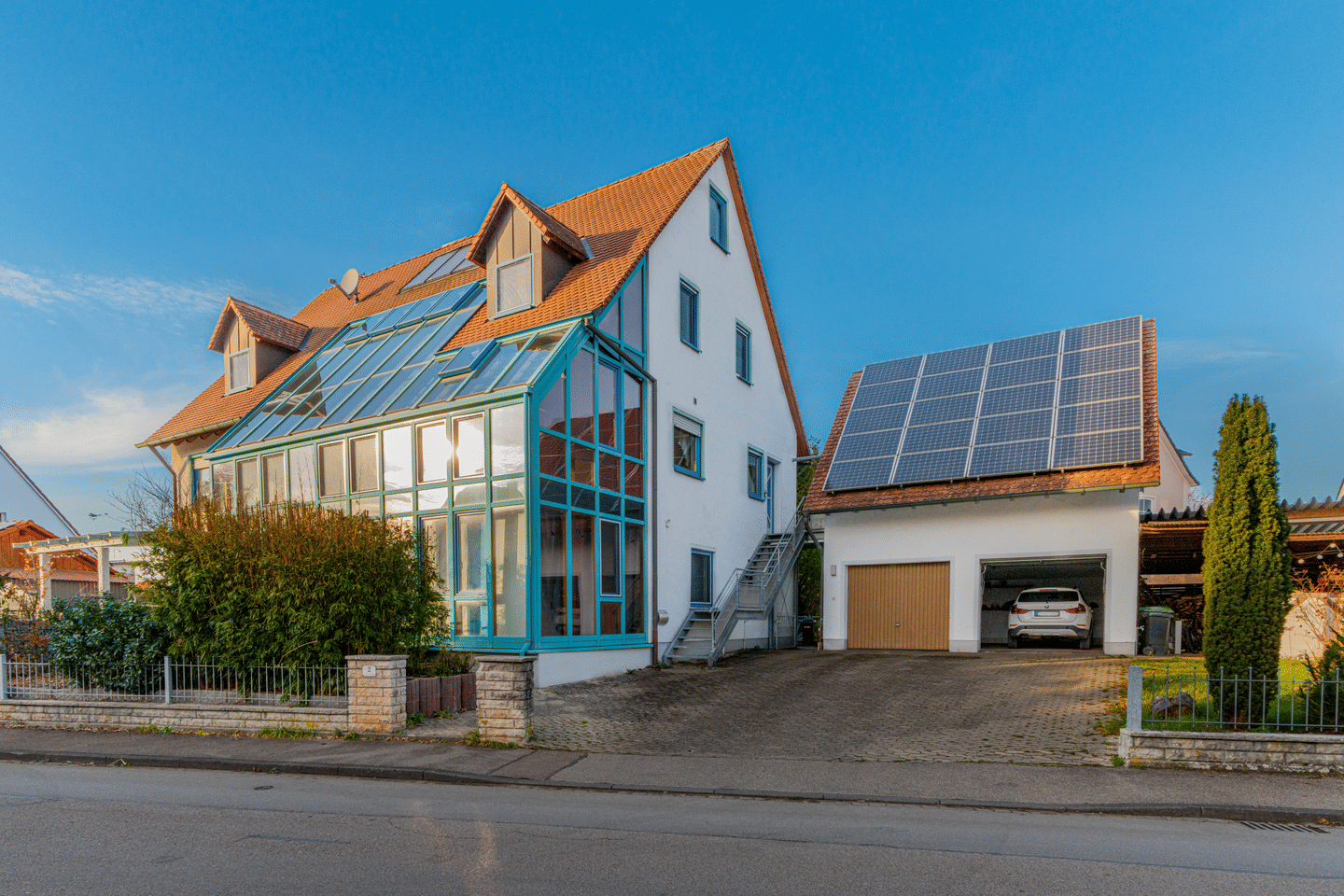 Immobilie in Bechhofen - Zweifamilienhaus mit vielfältiger Nutzungsmöglichkeit - Bild 1