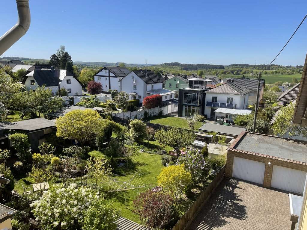Immobilie in Schlangenbad - Großzügiges Zweifamilienhaus auf sonnigem Grundstück - Bild 4