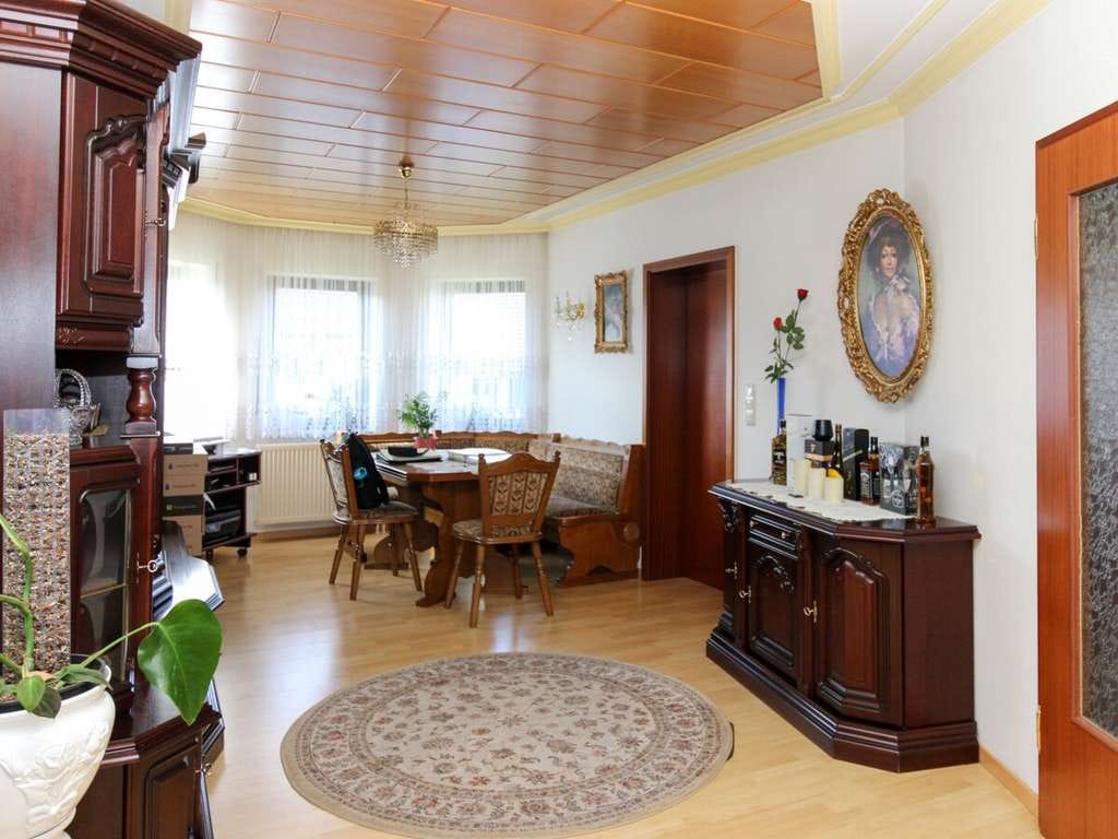 Immobilie in Frankenheim/Rhön - Großzügiges Einfamilienhaus mit Kamin und großem Grundstück in Frankenheim - Bild 3