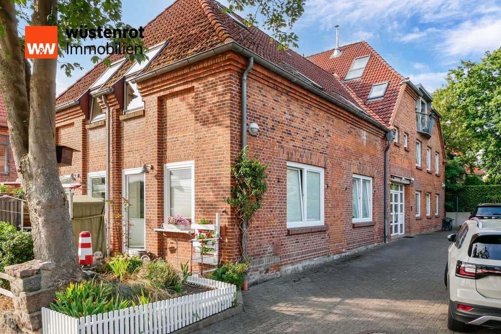 Immobilie in Kiel - Modernisiertes Altbau-MFH direkt am Nord-Ostsee-Kanal in Kiel Holtenau - Bild 2