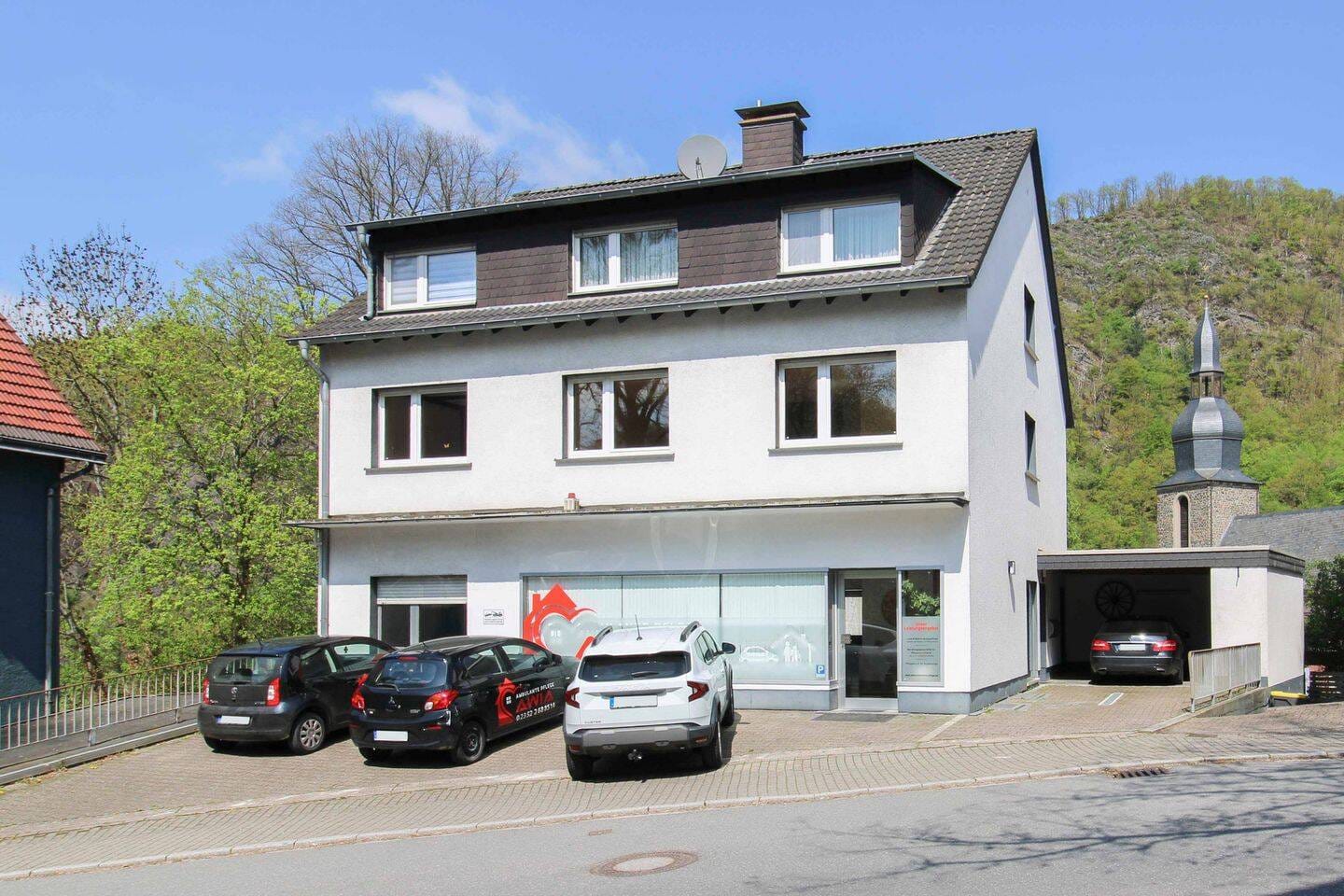 Immobilie in Nachrodt-Wiblingwerde - Wohn-Gewerbe-Hybrid mit Charme: Viel Platz für Visionen und Rendite - Bild 0