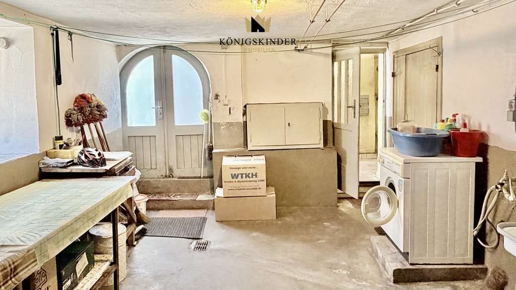 Immobilie in Ammerbuch - Rustikale Hofstelle mit Wohnhaus, Garagen, Scheune und kleinem Garten. - Bild 3